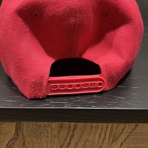 Wonder Woman Pink Hat - Picture 4 of 4